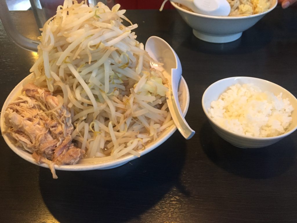 山梨の二郎ラーメンと言ったら ここでしょ らーめん次郎冠者 ナシヤマタロウクラブ